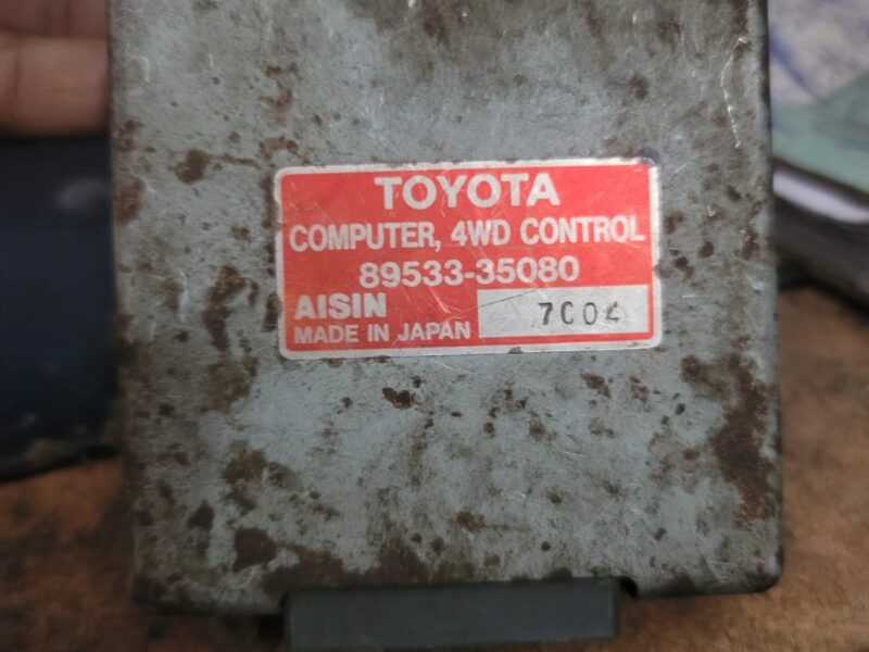 Toyota Hilux 4 Wheel Drive Control Module Unit 89533-35080 oem jdm used